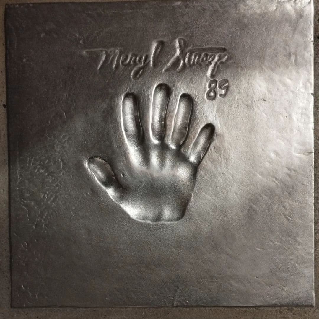 Meryl Streep's hand and signature
