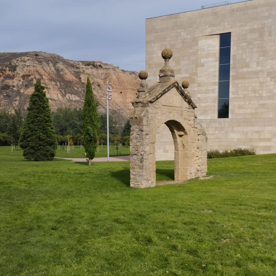 Architectural element arch